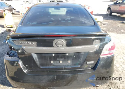2015 Nissan Altima 2.5 S z USA, uszkodzony, nr VIN 1N4AL3AP4FC480677